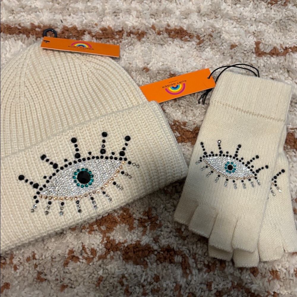 Eye Design Cream Beanie and Gloves Set Kurt Geiger. - Picture 3 of 6